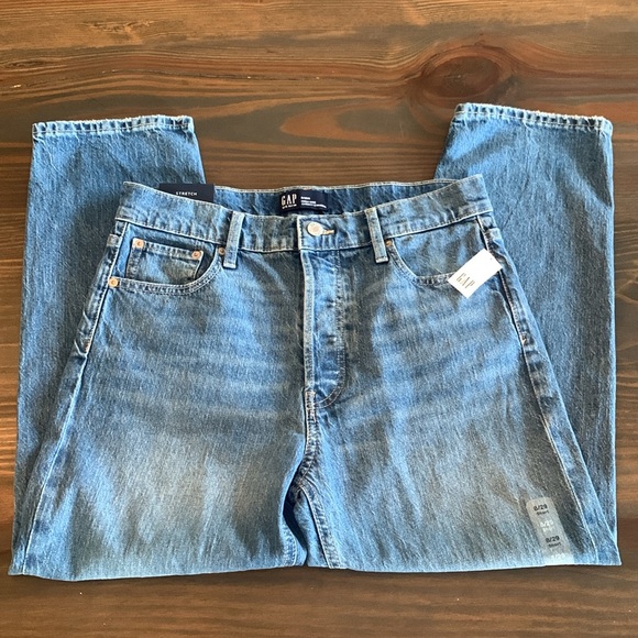 NWT GAP High Rise jeans. 8/29 short. - Picture 3 of 9
